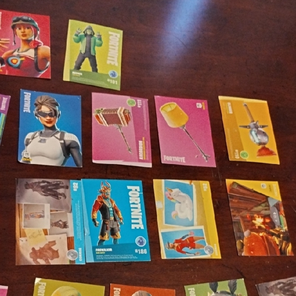 Fortnite Colorful Card Game Set - Picture 5 of 6